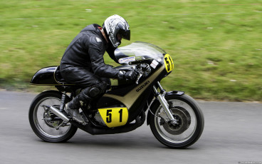 Suzuki 2 Stroke Twin