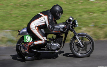 Suzuki X5/7 2 Stroke Twin