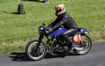 Triumph Twin