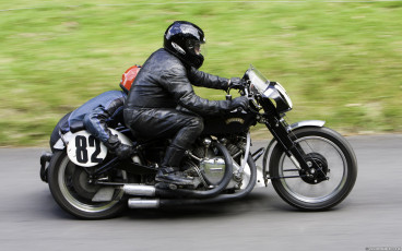 Vincent HRD Kneeler