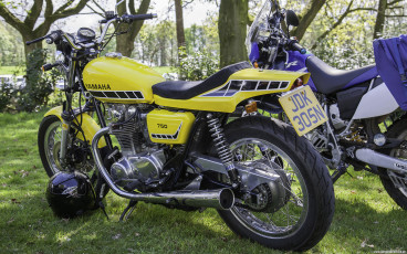 Yamaha XS750 Twin