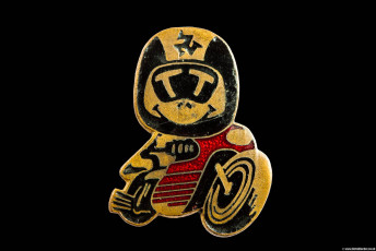 Isle of Man TT Enamel Badge