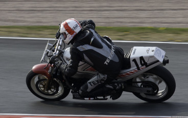 Yamaha FZR1000