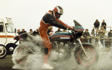Suzuki GSX1100 Turbo NGK Racing c