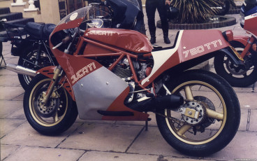 Ducati 750 TT1