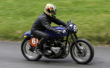 Triumph Twin