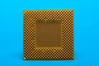 Back AMD Athlon 3200 Chip from 1999