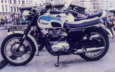 Triumph unit GGL923G