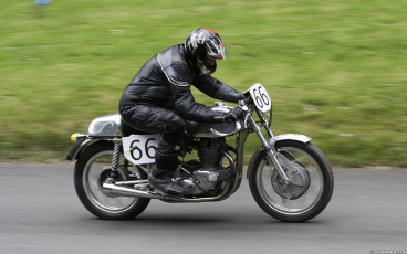 Triumph Twin