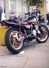 Kawasaki Z1100 Custom b