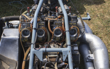 Sidecar 2 stroke 4 cylinder Lectron Carbs