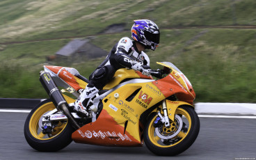 Jamie Whitham Yamaha R1